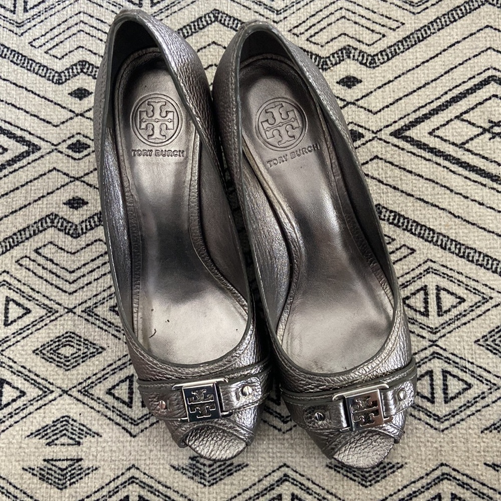 Tory Burch Metallic Pewter Leather Wedge Sandals - Picture 2 of 11